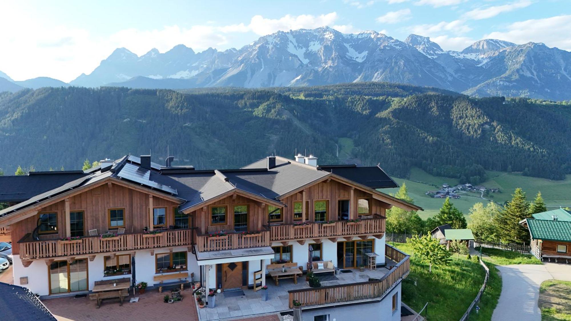 La Montana - Ski & Hiking Lodge Schladming Ngoại thất bức ảnh